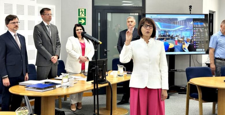 Ślubowanie radnej Alicji Andrulewicz z klubu Razem dla Suwałk