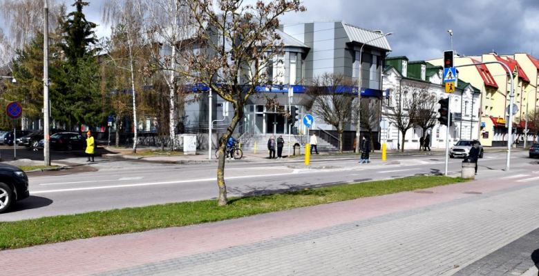 znaczne utrudnienia w ruchu drogowym i pieszym przy ulicy Noniewicza