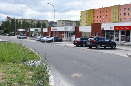  liczne uwagi dotyczące trudności z dostępnością miejsc parkingowych