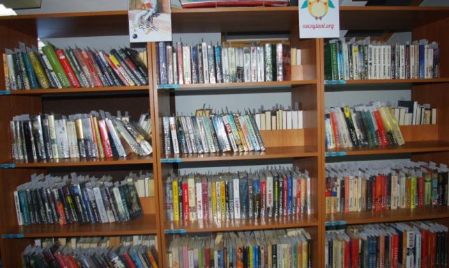 Telefoniczne wypożyczanie książek z biblioteki w Augustowie