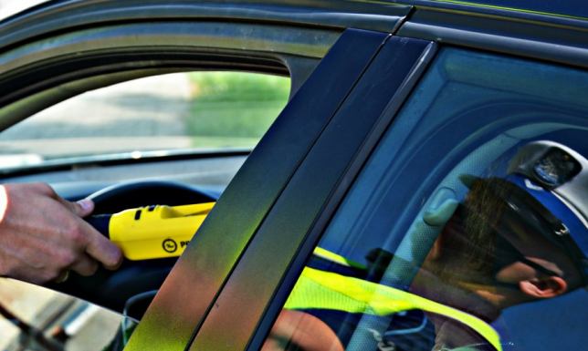 policjanci z Suwałk zatrzymali troje kierowców, którzy prowadzili z promilami