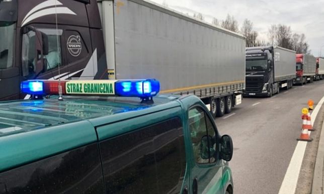 Kontrola na granicy przedłużona o kolejne 20 dni