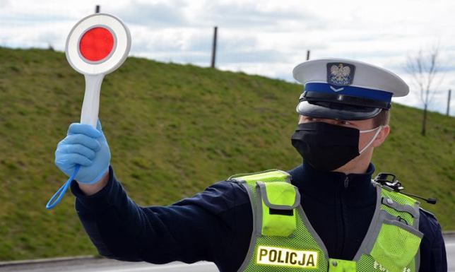 Zbyt szybka jazda zakończona utratą prawa jazdy Zbyt szybka jazda zakończona utratą prawa jazdy