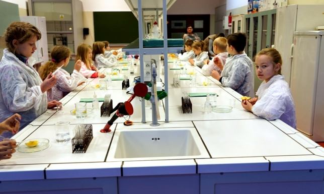 Chemicy, budowlańcy, kryminolodzy Chemicy, budowlańcy, kryminolodzy