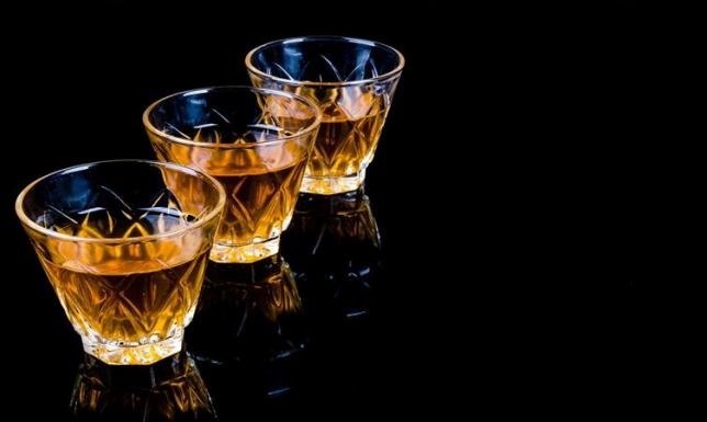 W izolacji coraz częściej sięgamy po alkohol W izolacji coraz częściej sięgamy po alkohol