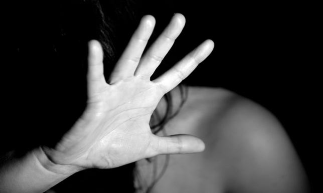 Jeden bił żonę, drugi znęcał się nad matką Areszt dwóch mężczyzn za znęcanie się nad kobietami