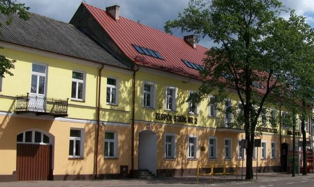 Nowi/starzy dyrektorzy suwalskich szkół i przedszkoli prezydent Suwałk powołał dyrektorów miejskich szkół i przedszkoli