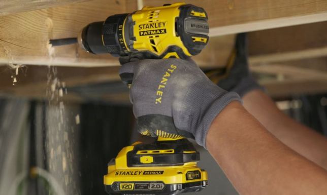 Wiertarka sieciowa czy akumulatorowa do domowego warsztatu?