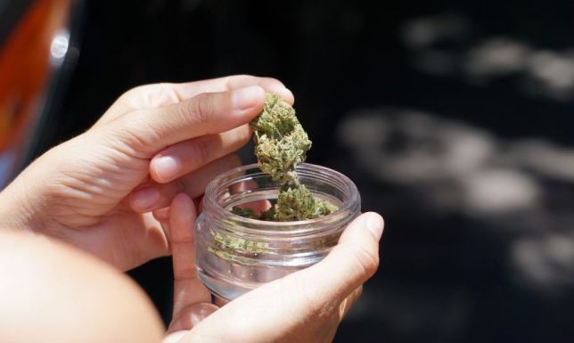 CBD - czym jest i kiedy warto je stosować?