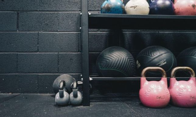 Kettlebell to prosty i skuteczny sprzęt sportowy
