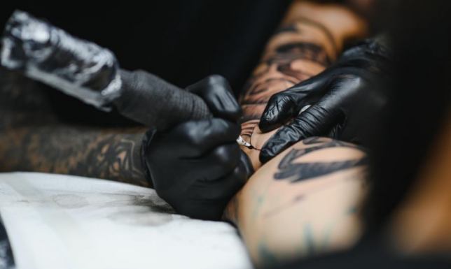 Serum czy krem do tatuażu – co wybrać?