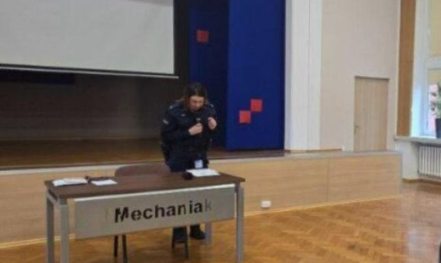 Bezpieczeństwo młodzieży priorytetem: Suwalska policja prowadzi spotkania edukacyjne w szkołach