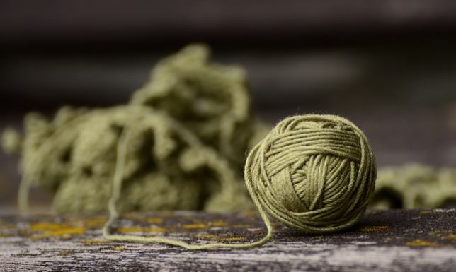 Wełniane sukienki z prawdziwego zdarzenia - zakup, na który Cię stać