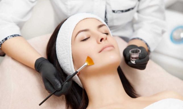 Popularne zabiegi medycyny estetycznej – przegląd i efekty