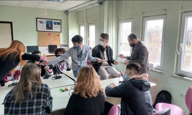 Międzynarodowy projekt w III LO  projekt edukacyjny „From Game to STEM” uczniów III Liceum Ogólnokształcącego w Suwałkach