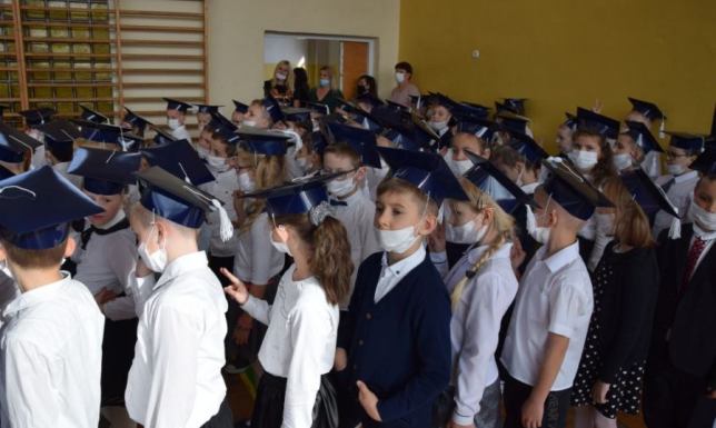 40–lecie Szkoły Podstawowej nr 5 w Suwałkach 40 lat Szkoły Podstawowej nr 5 w Suwałkach im. Alfreda Wierusza-Kowalskiego