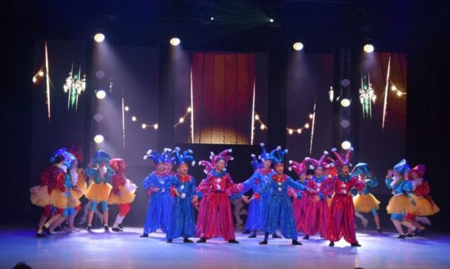 Występ tancerzy ze Studia Tańca "Radość" zakończony owacjami na stojąco. 