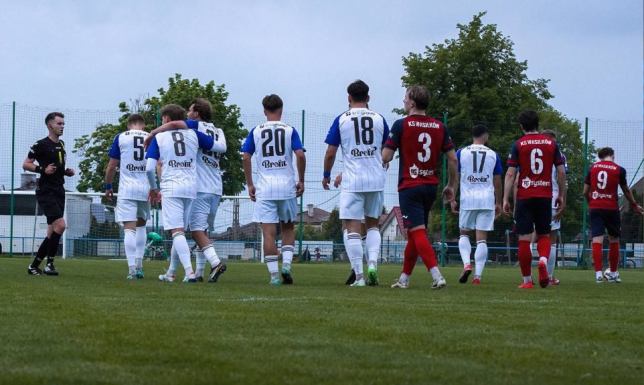 Biało-niebiescy na wyjeździe pokonali KS Wasilków 3:0