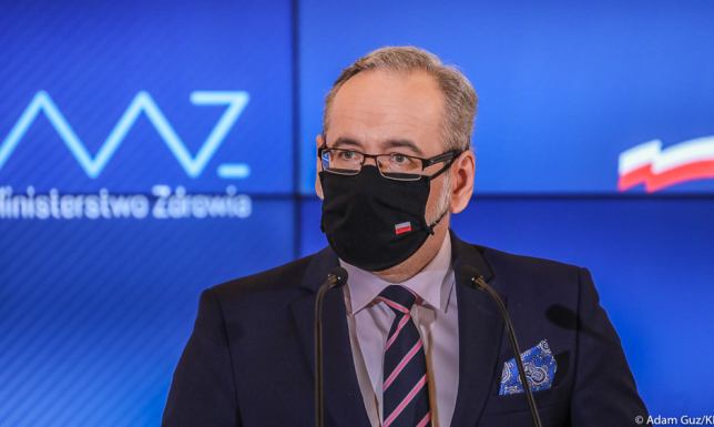 Zamknięte hotele i stoki, nowe zasady bezpieczeństwa w Sylwestra Narodowa kwarantanna Adam Niedzielski