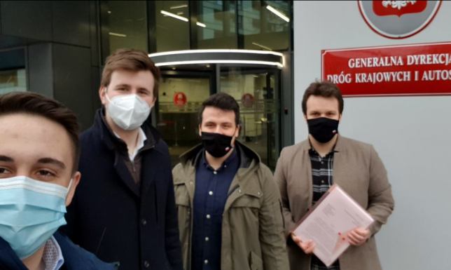 Petycja ws. drogi ekspresowej złożona w Warszawie petycja „Tak dla drogi ekspresowej Suwałki – Augustów – Białystok”