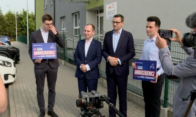 Były Premier w suwalskiej szkole Były Premier w suwalskiej szkole