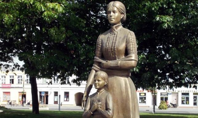Rok 2022 Rokiem Marii Konopnickiej w Suwałkach Suwalscy radni podjęli decyzję o ustanowieniu w mieście roku 2022 Rokiem Marii Konopnickiej.