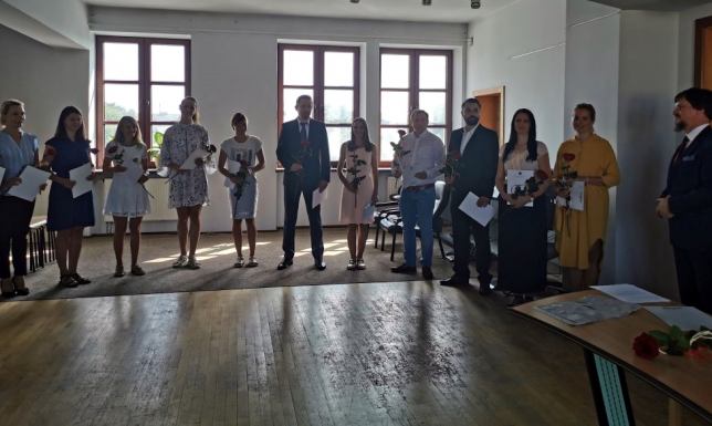 Nauczyciele z awansami Akty nadania stopnia awansu zawodowego nauczyciela mianowanego