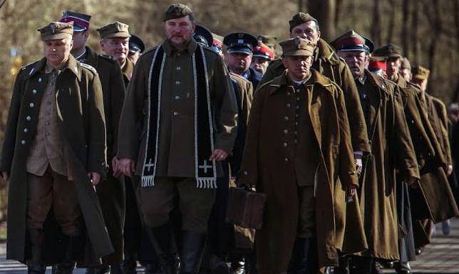 Pochód utworzą tradycyjnie członkowie grup rekonstrukcyjnych, w historycznych mundurach polskich żołnierzy