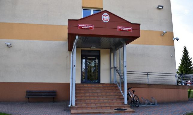 Mieszkaniec Augustowa oskarżony o posiadanie znacznej ilości środków odurzających