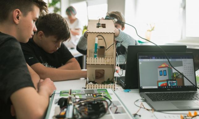 „SLL-Green+ to czteroletni program dla techników i szkół zawodowych