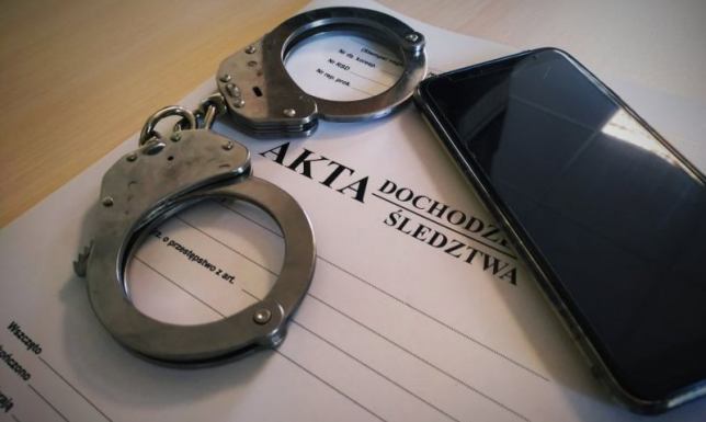 Ukradł i sprzedał telefon dziadka mężczyzna podejrzany o kradzież telefonu o wartości 1200 złotych
