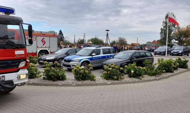 Alarmy bombowe w szkole Ewakuacja Szkoły w Słobódce