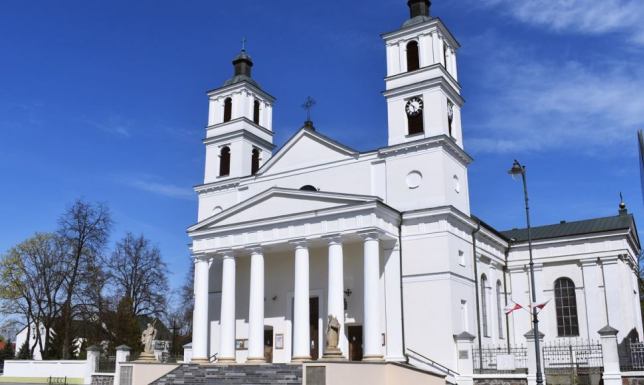 podpisanie umowy na prowadzenie jadłodajni przy parafii Św. Aleksandra