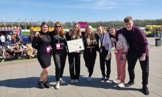 Projekt uczniów ZS 4 nagrodzony Srebrny Wilk 2023 dla projektu społecznego Animal World