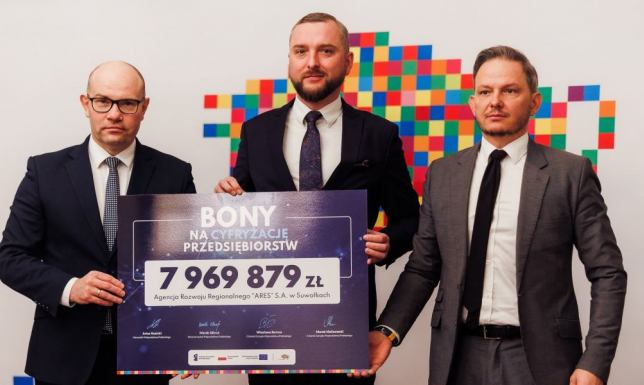Bony na cyfryzację podlaskich przedsiębiorstw Pieniądze na cyfryzację mikro, małych i średnich firm