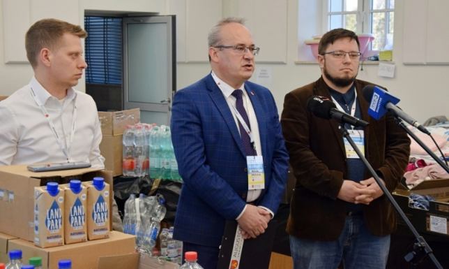 Augustów wzywa do solidarności W Augustowie przebywa obecnie ponad 850 uchodźców.