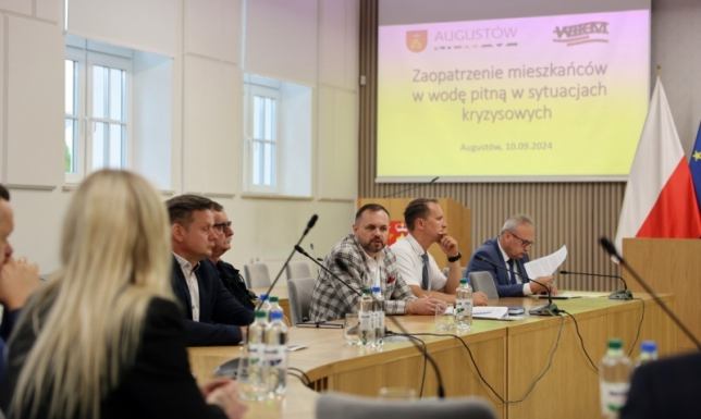 Maszynę do paczkowania wody chcą zakupić władze Augustowa Zakup maszyny do paczkowania wody pitnej w Augustowie
