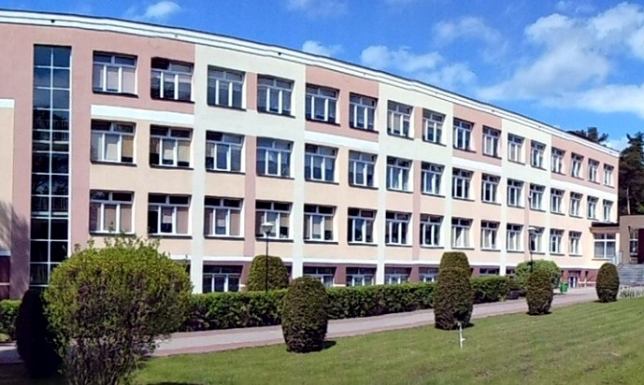 Alarmy bombowe w podlaskich szkołach W samym Augustowie ewakuowano około 500 osób