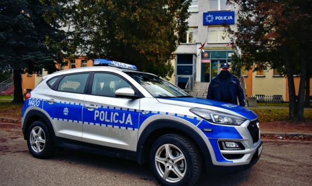 Augustowska policja ma nowy radiowóz i alkomaty Augustowska policja ma nowy radiowóz i alkomaty