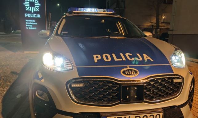 Poszukiwany wpadł przez brak podświetlenia tablicy rejestracyjnej 60-latek był poszukiwany za kradzież koparki