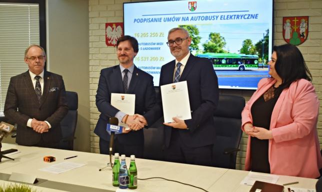 umowa z firmą Solaris na zakup dziesięciu autobusów elektrycznych