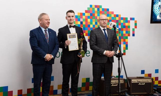 Marszałek nagrodził artystów i ludzi kultury