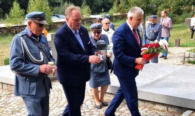 Upamiętnili rocznicę Bitwy Niemeńskiej w Berżnikach Mieszkańcy Sejneńszczyzny upamiętnili w sobotę (23.09) 103. rocznicę Bitwy Niemeńskiej