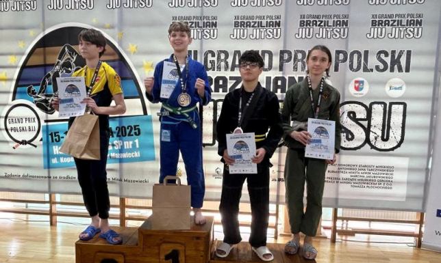 młodzi zawodnicy Berserker's Team Suwałki z medalami