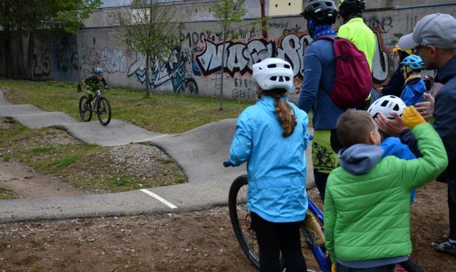 Miłośnicy dwóch kółek licznie pojawili się w sobotę (09.05) na Bike Parku