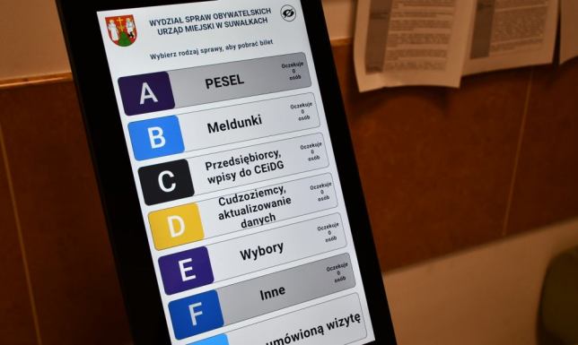 Urząd Miejski w Suwałkach rozszerzył działanie systemu kolejkowego