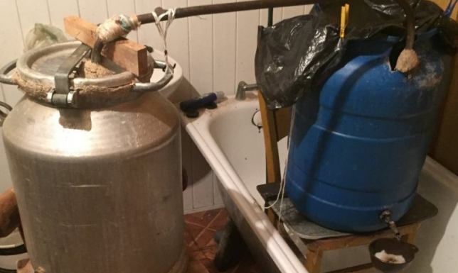 Zlikwidowali domową bimbrownię Nielegalne wytwarzanie alkoholu Augustów