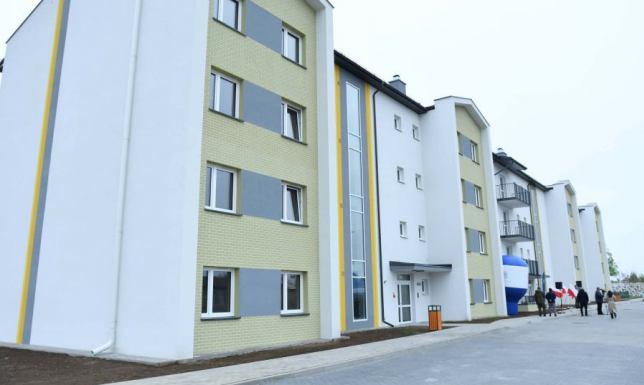 Uroczyste przekazanie do użytkowania budynku mieszkalnego