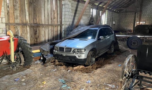 Funkcjonariusze SG odzyskali skradzione w Suwałkach BMW skradzione BMW. Samochód utracony w styczniu w Suwałkach