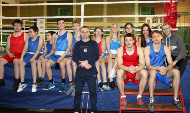 zawodnicy sekcji bokserskiej Ośrodka Sportu i Rekreacji Mistrzami Województwa Podlaskiego w boksie